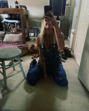 Eliza Coupe Instagram - Summer blaaa blaaaaa blaaaaaaaaa 🤷🏼‍♀️ 😘

#photodump #hashtag