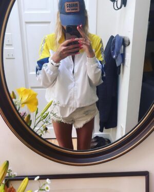 Eliza Coupe Instagram - Summer blaaa blaaaaa blaaaaaaaaa 🤷🏼‍♀️ 😘

#photodump #hashtag