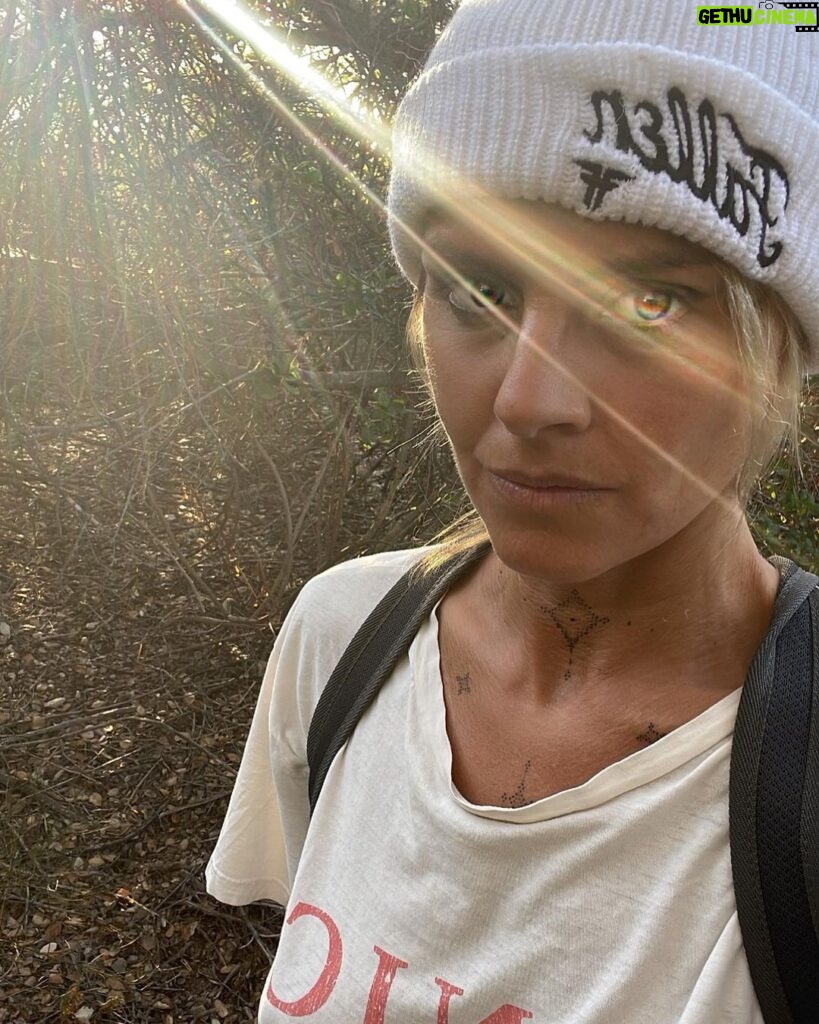 Eliza Coupe Instagram - No filter Friday ….but more importantly- FREE YOUR LIGHT FRIDAY. ✨✨✨✨ Shine… no matter what just S H I N E. Turn the brightness up on yourself and free your L I G H T. Be who you came here to be, not some carbon copy of what you have been conditioned to believe you should be. That’s some archaic antediluvian programming that can go fuck it self. Remember who you are and S H I N E. Legit No filter here. Just liiiiiiiight. Light finds light 🤷🏼‍♀️ ⚡️ ✨💫⚡️💫✨⚡️💫✨ 🖤 #soapbox #more #like #lightbox #bitches #shine #remember #who #you #are #wakeup #iloveyou #awwthanks #i #love #you #too #ok #nofilter #nomakeup #nuthinbutlight #be #bee #lovelove Topanga, California