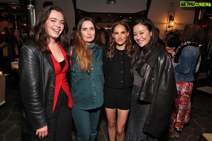 Elizabeth Chai Vasarhelyi Instagram - @weareangelcity thank you for allowing us to share your story! Here’s to the dynamic and brilliant women who brought this dream football team and intrepid docuseries project to life! Congratulations @hbo our amazing executives, our fearless leader @natalieportman @mountaina @annacmbarnes @a.full.nelson @christine_omalley make sure to tune in for part 1 May 16th. Make it a family event you won’t regret it. 👗@cateholstein @khaite_ny @carolyntangel 🙏 photos @randyshropshire / Getty images