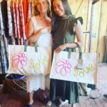 Elizabeth Chai Vasarhelyi Instagram - Congratulations @feed @linguafrancanyc @laurenblauren on your awesome colab. Friends this is the best weekend/kid/stuff schlepping bag ever I personally own at least 6 that I launch from home daily on tasks from film stuff to soccer practice, Trader Joe’s, ski and beach…. And it’s for a terrific cause that applies to everyone HUNGER @feed