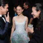 Elizabeth Chai Vasarhelyi Instagram - More @goldenglobes and yep that’s @jimmychin teaching #kevincostner a thing or two about the American West. @nyadmovie @carolinaherrera @ireneneuwirth @natalieportman