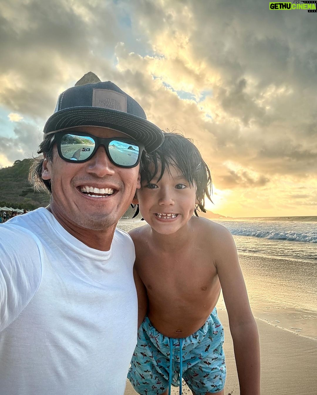 Elizabeth Chai Vasarhelyi Instagram - Fam time is the best time… Happy New Year from Brazil! Sending much love and gratitude from the southern hemisphere ❤️🙏🏼 James and Marina have officially begun training to hang w uncle @paulnicklen and auntie @mitty! Stoke is high… Marina got her open water cert and James…well James got his always game for anything trying to keep up w his sis certification 😂 @chaivasarhelyi
