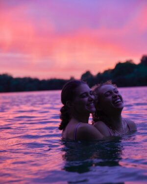 Ella-Rae Smith Instagram - sunset sister 💕
📸 @mollieroseuk 
👗 @sam_victor