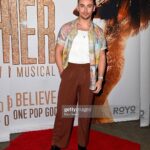 Ella Vaday Instagram - @thechershowuk press night was fabulous, also …wink wink..nudge nudge I’m ready to take on Cher number 4 @arlenephillips @otimabuse 🤣💖 Go see it at @newwimbledontheatre Pic @gettyimages @jayjaypruk