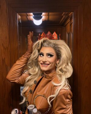 Ella Vaday Instagram - Dragcon DAY2 Dump! Managed to whip around and catch a few of my mates! 

Also limited Polaroids for sale now! This look will be next up after day 1 ends. Look in highlights! 

Wig- @baehmbaehmwigs 
Fit - @jeffreykellydesigns 
Shoes - @bakeashoe