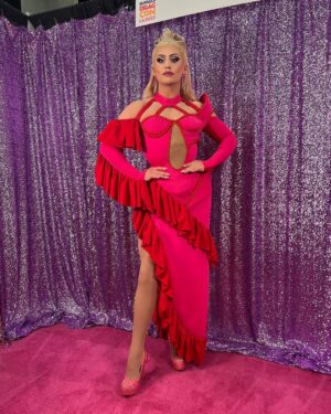 Ella Vaday Instagram - @rupaulsdragcon DAY 1 Dump

Firstly look at this incredible fit by @jeffreykellydesigns , inspiration from JPG, I’ve always wanted to work with Jeffrey so this was a dream!!!

The thing I love about dragcon is it gives all us queens from around the world a chance to meet,everyone was so lovely, and you realise we’re all the same, with a shared experience 🥰 

Also so blown away at all my fans who travelled far and wide, it’s crazy how far drag race uk reaches , so thanks for coming to visit me it means the world! I love y’all! 💋💋
