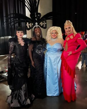 Ella Vaday Instagram - @rupaulsdragcon DAY 1 Dump

Firstly look at this incredible fit by @jeffreykellydesigns , inspiration from JPG, I’ve always wanted to work with Jeffrey so this was a dream!!!

The thing I love about dragcon is it gives all us queens from around the world a chance to meet,everyone was so lovely, and you realise we’re all the same, with a shared experience 🥰 

Also so blown away at all my fans who travelled far and wide, it’s crazy how far drag race uk reaches , so thanks for coming to visit me it means the world! I love y’all! 💋💋