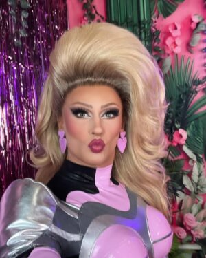 Ella Vaday Instagram - @rupaulsdragcon DAY 2 Had lots of lovely visitors, and of course the mothership! My mum had the best time meeting lots of fans, I swear she’ll have her own drag mums booth next year haha

Also went and got a picture at the @breastcancernow booth , a cause very close to my heart