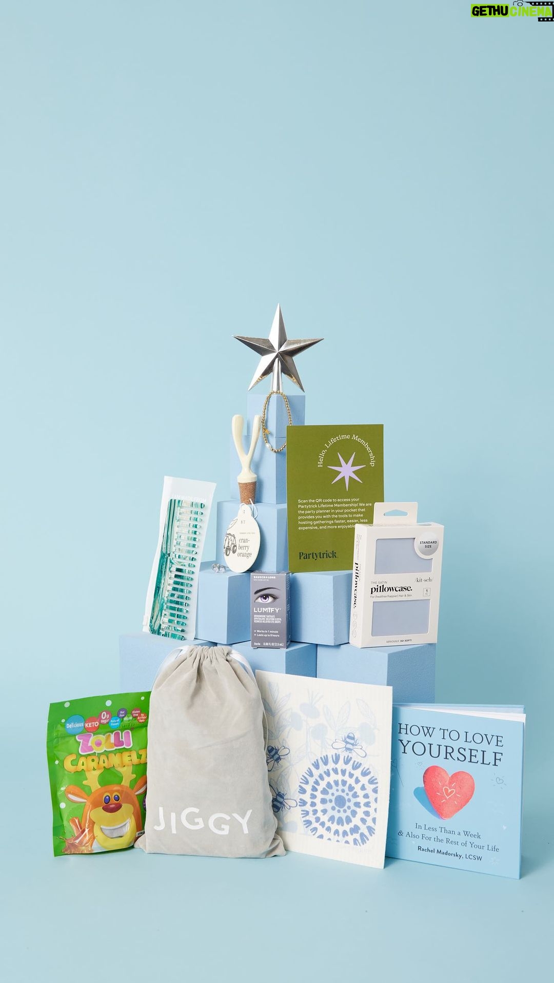 Ellen DeGeneres Instagram - ✨Celebrate this #givingtuesday by discovering how our brand partners give back. 🙌 Experience the first-ever 12 Days at Home box! Every box comes with a #goldenticket for your chance to win a luxury stay @miravalresorts 🧖🏻 Check it out at 👉ellenshop.com/bekind 👈 @czbykennethjaylane @partytrick @jiggypuzzles @cocuspocus @brokentopbrands @celestesoljewelry @museliterarychicago @rachelmadorsky @sweetgum_home @lumify.eyes @zollicandy @nimaoberoilunares @mykitsch @miravalresorts @kikiandnim