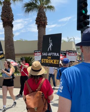 Ellen Hancock Instagram - A successful day with friends stickin it to the man 🥰💗💪🏻 @sagaftra #unionstrong