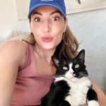 Ellen Hancock Instagram - Love of my life 🥰 Snoop (Dogg the Cat) 💗💗💗