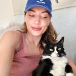Ellen Hancock Instagram - Love of my life 🥰 Snoop (Dogg the Cat) 💗💗💗