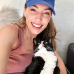 Ellen Hancock Instagram - Love of my life 🥰 Snoop (Dogg the Cat) 💗💗💗
