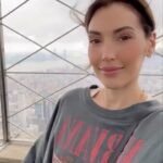 Ellen Hancock Instagram - Solo day in NYC. Legs. Tired.