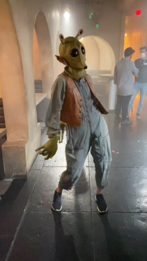 Ellen Hancock Instagram - Enjoy this very much behind the scenes clip on the set of Sands of Fate in early pandemy days!! When @alecbryan says put this on and this is what he hands you - there are no complaints! Such a joy helping out on set playing a few cantina characters and supporting friends whose talents simply amaze me. @ianthomeskander @nathanbockactor @thatgirlmair @chrisfbartlett @nickmahar @danielbohman_art @evcontent go check out their project!! ✨✨✨ #starwars #starwarsfanfilm #murderonthedancefloor #saltburn