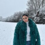 Ema Fajnorová Instagram - zimná uniforma v petrolejovej ❄️ *strihaná mongolská ovca @foxy_furs