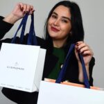 Ema Fajnorová Instagram - Aký šperk som si vybrala v Gismondi a čo obsahuje vianočný box, ktorý dostaneš k nákupu? 🎁 Odpovede nájdeš v tomto videu. Ak túžiš po vianočnom boxe aj ty, nezabudni nakúpiť v Gismondi tento mesiac. - ak ťa zaujala ponuka @gismondi1754_prague a ich bohatá história, neváhaj ich kontaktovať cez správu alebo navštíviť ich krásny butik na Pařížské ulici v centre Prahy. Určite sa potešia tvojej priazni a nezabudli spomenúť, že si ich objavil u mňa. #spolupraca