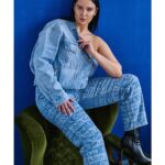 Ema Fajnorová Instagram - Tento mesiac ma okrem titulky, nájdeš v magazíne Emma v módnom editoriáli 📸 Je plný farieb a uvidíš ma tam v rôznych módnych polohách Team: @emma.magazine foto @adamtarana styling a produkcia @miroslavadanielova vlasy @nikolastichy make up @tomasvida.makeup sefredaktor @evablahut šperky @gismondi1754_prague agentúra @friendly___friends