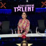 Ema Fajnorová Instagram – Už dnes večer o 20:30 na @tvjoj vrcholí veľké finále show Česko-Slovensko Má Talent ! 🎬

Aj toto uplynulé leto, som mala možnosť byt súčasťou zákulisia. Takáto relácia je výsledkom snahy stoviek ľudí a dnes večer na pódiu vystúpia tie najväčšie talenty, ktoré sa nám v roku 2023 prišli ukázať.