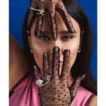 Ema Fajnorová Instagram - EMA v EMME Už dnes vyšlo decembrové číslo najznámejšieho lifestylového časopisu na Slovensku @emma.magazine na ktorého titulke mám tú česť tróniť. Téma tohto vydania je sebaláska. Presne tej sa venoval aj rozhovor so mnou ktorý spolu s kreatívnym foto editoriálom nájdete vo vnútri. V Emme tento mesiac nájdeš mnoho ďalších inšpiratívnych rozhovor a rád. Tiež ma nájdeš v ďalšom módnom editoriály ktorý vznikol v spolupráci so @zalando Verím že sa vám bude toto číslo páčiť a že si kúsok svojej Emy zoberiete so sebou domov v podobe časopisu. Team: foto @adamtarana styling a produkcia @miroslavadanielova vlasy @nikolastichy make up @tomasvida.makeup šperky @gismondi1754_prague sefredaktor @evablahut rozhovor @janinka131