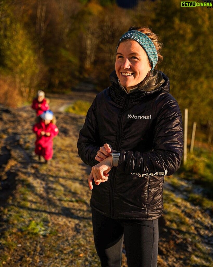 Emelie Forsberg Instagram - Trail running was my first love, but raising a family is by far my greatest joy. I am thankful to have a supportive partner, and a supportive community that understands a moms need to balance training, recovery, and motherhood. I wanted to revisit my conversation with @corosglobal on the topics of training before and after pregnancy. I had an in-depth conversation about my training schedule, nutrition, recovery, and motivation and how these things changed throughout my pregnancy. You can tap the link in my bio to read more, and listen to the full recording of our conversation. Hopefully it will inspire many other women! #trainwithCOROS