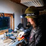 Emelie Forsberg Instagram - Saturday evening and am I prepping my skis for what to come?🙋🏼‍♀️❄️ and also getting my @silvaglobal new modular free serie headlamp ready! I tried it this winter when they worked on the concept of having a modular lamp, and I loved it! I choose the biggest battery with 3000 lumen for skiing in the dark, and it's a wonderful feeling going downhill with the stars above you and gazing light in front of you 💡. Then for trail I change the battery and lumen 👌🏼 All in one!