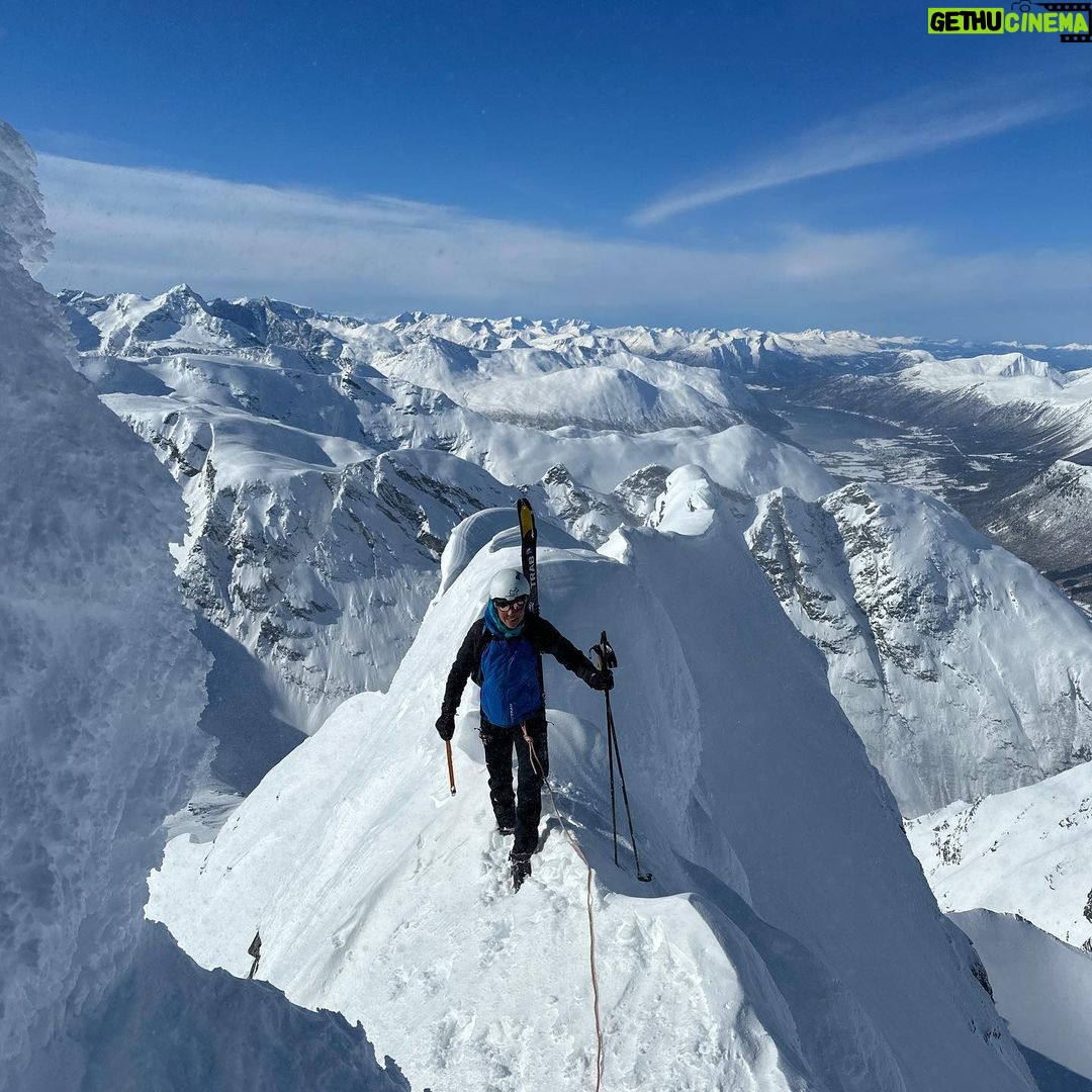 Emelie Forsberg - 13.5K Likes - Some trainings are just better than others!
Mountain days was truly the base of my training until my pregnancies, then I wanted to prioritise pure training and efficiency. Because at those years, that's what I needed.
But now I feel like I'm eager to get back for real in the mountains ❤️
Thanks @kilianjornet for a good day out 😘