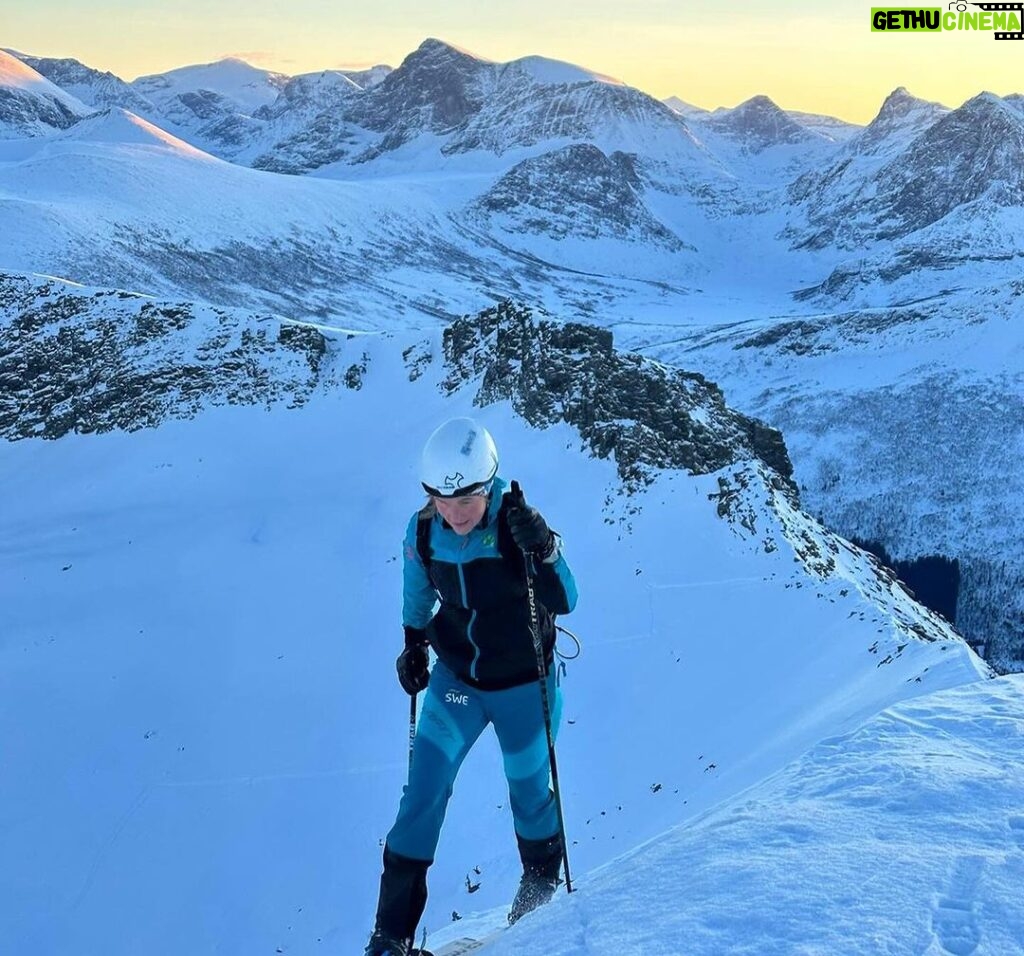 Emelie Forsberg Instagram - Let's talk ski mountaineering! Living in the mountains, this is truly an amazing sport to do during the wintertime. Letting the body rest from running, but still building a strong base from both the uphill ( 🫁 ❤️) and the downhill ( 🦵) ! A little bit of upperbody when using the poles too. When I didn't live in the mountains, I switched to x country during winter, as somehow it feels good to follow the seasons aswell as getting a break from running. @corosglobal is making a bigger blogpost about cross training, and I look forward to dive into it. Coming soon! And I saw many asked about wider boots; I use @pierregignouxcarbonskiboots wider race model as those are light, stable and wider! Tell me: do you take a running break during the offseason? X training?