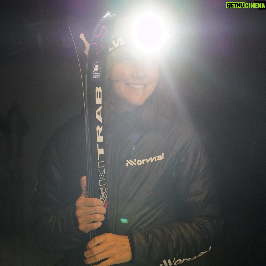Emelie Forsberg Instagram - Saturday evening and am I prepping my skis for what to come?🙋🏼‍♀️❄️ and also getting my @silvaglobal new modular free serie headlamp ready! I tried it this winter when they worked on the concept of having a modular lamp, and I loved it! I choose the biggest battery with 3000 lumen for skiing in the dark, and it's a wonderful feeling going downhill with the stars above you and gazing light in front of you 💡. Then for trail I change the battery and lumen 👌🏼 All in one!