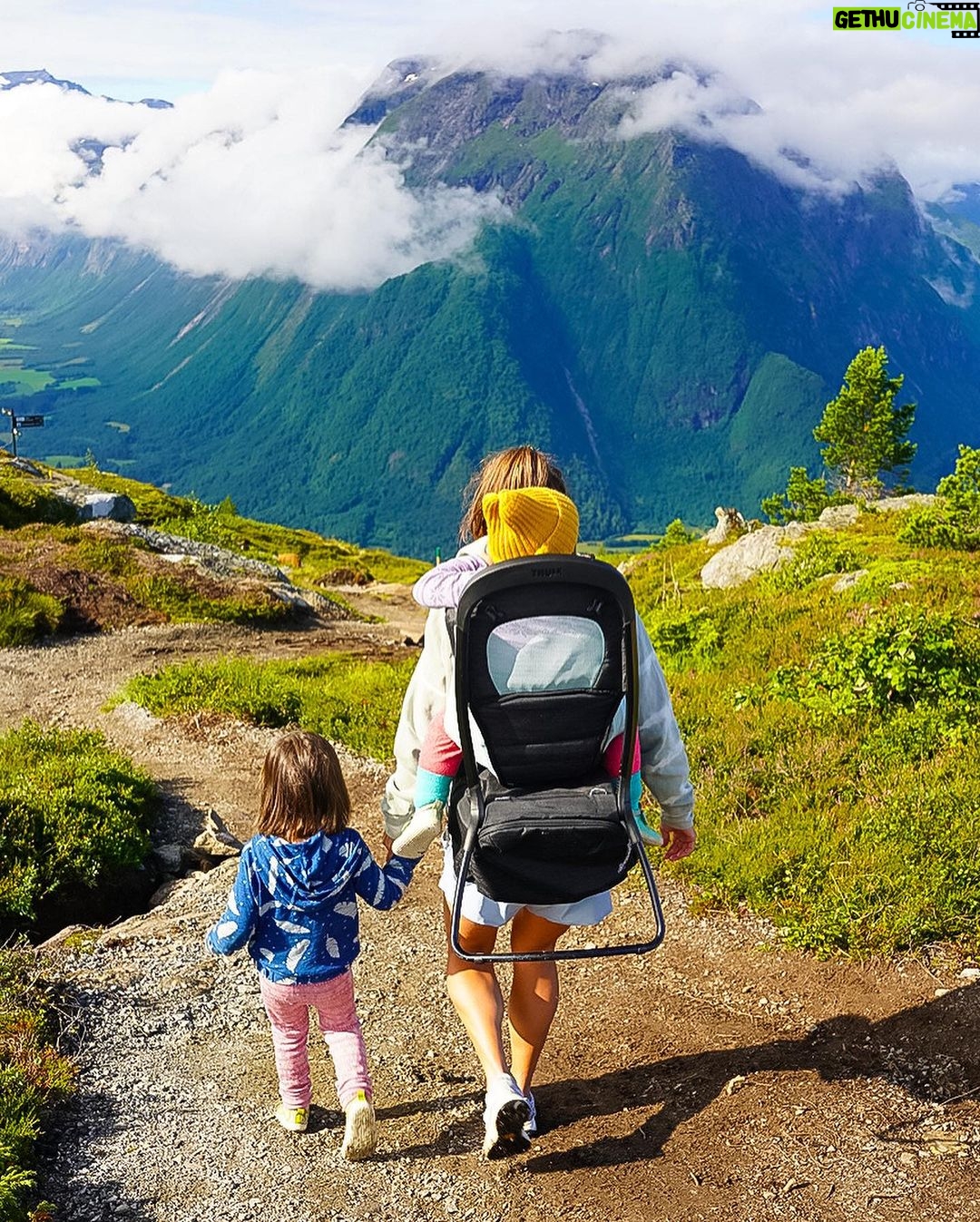 Emelie Forsberg - 12.4K Likes - A week of " easy and go by the feeling" when it comes to training is so nice.. for a week 🤪
Now I'm motivated to start a good block again!
I have been working on our little farm, cutting a lot of grass, prepping some veggie patches for the autumn and winter, picked up all potatoe and some wood work. I love it ❤️
Time spent walking with our girls in their own pace has been the highlights ❤️
I wish you a lovely week ahead!
@thule_family
#bringyourlife