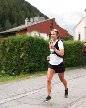 Emelie Forsberg Instagram - Yesterday was a long run I had working towards and truly looked forward to. My goal was to run a whole day. My strategy was to push in the first climbs and to take the 🇨🇭faster roads easier.
After 5 hours I started to have pain in my foot, I have had it before but normally just in the beginning of the season. It got sharper and sharper and after Trient km 70 I decided with a lot of doubt to stop. 🛑 
A DNF is mentally a very hard decision to take, and I feel like I will need to take some time for this one.

Team @nnormal_official thank you ❤️

❤️ for all your message. You cheer me up ❤️

📸 @marccampru 🙌🏼