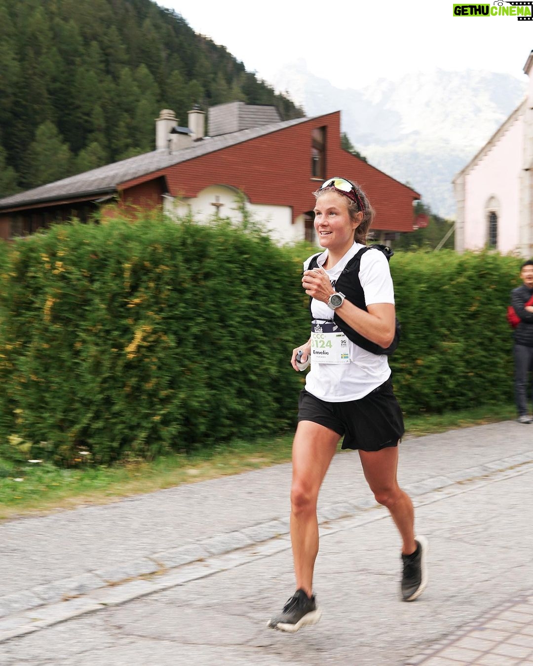 Emelie Forsberg - 19.1K Likes - Yesterday was a long run I had working towards and truly looked forward to. My goal was to run a whole day. My strategy was to push in the first climbs and to take the 🇨🇭faster roads easier.
After 5 hours I started to have pain in my foot, I have had it before but normally just in the beginning of the season. It got sharper and sharper and after Trient km 70 I decided with a lot of doubt to stop. 🛑
A DNF is mentally a very hard decision to take, and I feel like I will need to take some time for this one.
Team @nnormal_official thank you ❤️
❤️ for all your message. You cheer me up ❤️
📸 @marccampru 🙌🏼