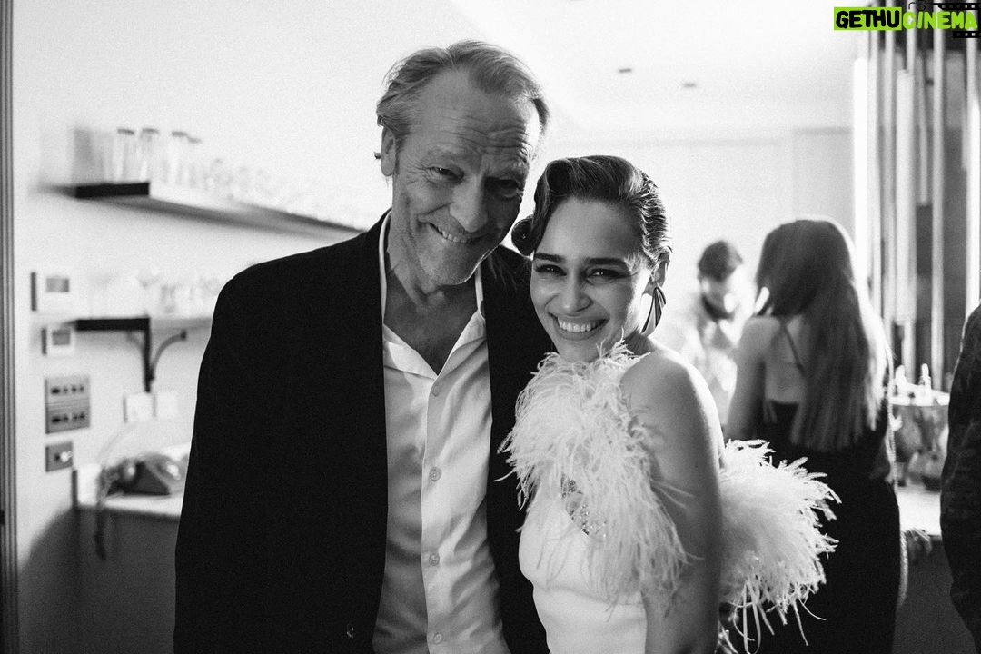 Emilia Clarke - 2.3 Million Likes - Holy birthday balls now THATS what I call a good time. 😂🤩💃🕺
Any fears over the next roll round the sun melted in the haze and glory of this ode to studio 54.
THANK YOU for all your beautiful messages and love!! I was floating on an air of good vibes that should last me all year….😘❤️🙏🏻
And extra special thanks to the next level birthday squad that got me my feathers and my glitter…💃
@davidkomalondon @petraflannery @chloebeeneystyling @lynseyalexander @anthonyturnerhair @tiffanyandco @jimmychoo
Gods among mortals. #birthdaytoendallbirthdays #littycommiteeunite #iseeyou2022 #👏 #❤️