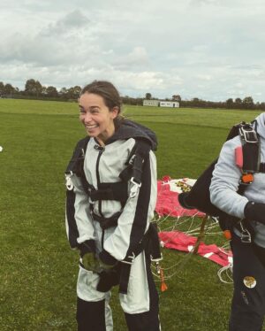 Emilia Clarke Instagram - What could match the profound existential terror of another birthday? 
Jumping out of a goddamn plane is what. 
😎 
#whosaysyoucanonlyflydragons? 
#freeeeeeeeeefaaaalllliiiinnnggggg #🥳 
#myfacialexpressionstellyouallyouneedtoknow 
#mymothermyhero #birthdaybluestakeapunch 
Thank you Hinton Sky Diving for the most exhilarating experience of my life!