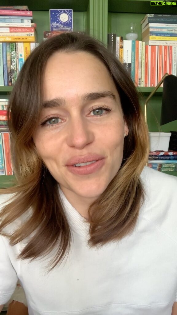 Emilia Clarke Instagram - Hello beauties, this is by way of a little introduction and the first poem in this series of poetry pharmacy goodness for the time of Isolation and Covid. I will he joined in the coming weeks by friends and performers who will be reading aloud poetry for the heart and soul. They will tell you about their poem and it’s prescription, and also about a chairty that means something to them. I’ve donated to each and every organisation that is mentioned. I do hope you enjoy and get to hear about some incredible charities that are doing all they can for those in most need today.. (ps if you want to get a copy all of your own the book is available on iBooks!) ❤️🥰👌 @sameyouorg @thepoetrypharmacy @thepoetryremedy Www.thepoetrypharmacy.com