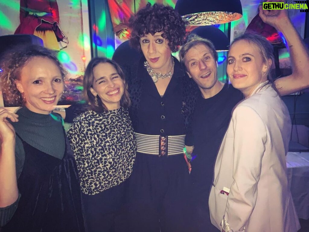 Emilia Clarke Instagram - And here we have the woman, the legend responsible for my aching feet. @dianechorley you light my goddamn FYRE. YAS KWEEN🔥 #THATwasabloodygoodnight #🙌 #illstopnowipromise @gommie_poem @imogen_f_lloyd