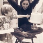 Emilia Clarke Instagram - Early birthday surprise cake....As given by the ultimate 2 year old cake lover. Safe to say I am DELIGHTED. WE ALREADY HAVE SO MUCH IN COMMON..... #iddoanythingforthisweeboygenius #❤️ #🤩 #💪🏻 #doubledipanyone?