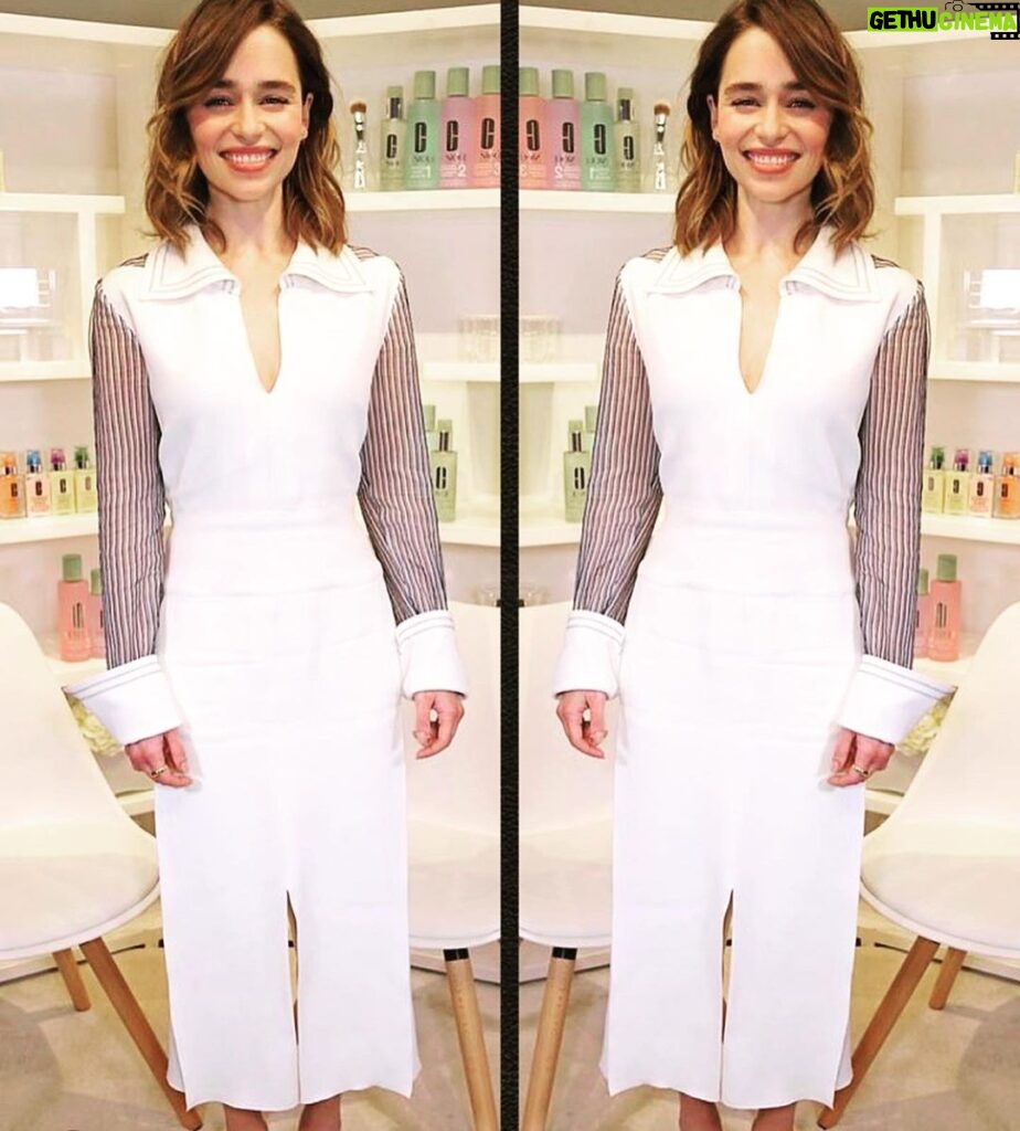 Emilia Clarke Instagram - 🙌 Mid chat on Friday at the incredibly epic London launch of our new collaboration with YOURS TRULY for @clinique #iDYourself with the ever glowing Jane Lauder our fearless leader and Global Brand President about the wonder that is @clinique - (secretly we spent most our time talking about.... PUPPIES... obviously...💃) I’m gonna keep saying it but it is the gift that keeps on giving, the entire @clinique team are the most badass babes I’ve ever encountered, and guess what... IT ACTUALLY WORKS! My skin is LOVING the attention, and my Puppy is LOVING licking it right off again 🤓😇 Why don’t you have a gander of what #iDYourself is and leave us a video! #cliniqueid #london #hometimerepping #❤️ #💃 #girlbosstime