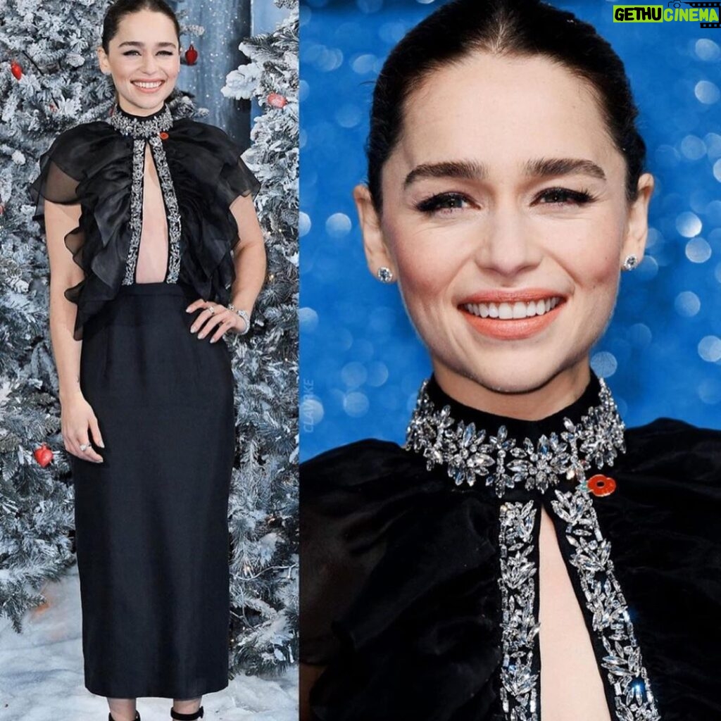 Emilia Clarke Instagram - Oh baby we made it goddamn SNOW last night at the festively freezing @lastchristmasthemovie premier! I couldn’t be prouder to hold onto my squad (for warmth as well as for love) as we stormed that blue carpet to the soundtrack of all things christmas.... so insta world I say go and see this movie we made! It will make you take a moment to stop, breathe, look and love. WHO CAN DISLIKE THAT?! 🤩🥳 Major props to my next level team of glam geniuses. From Pjs and a blocked up nose to this little sparkly number in the blink of a smokey eye.... @earlsimms2 @kaymontano @petraflannery @prada YOU LEGENDS BRING THE YUMMY #😋 #☃️#😎#🍾 #interviewsgobyfastwhenyoucantfeelyourfeet #thankgodforthewarmthofadame #mustlearnnotogivethepapsphotosofmyoesphagusalltheruddytime #christmas #is #here
