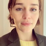 Emilia Clarke Instagram - 🙏🏻 A million million thank you’s to everyone who has read shared and sent love for my story, it’s a beautiful thing to behold and I can’t quite believe how many of you this has affected! #❤️@sameyouorg is ready to hear your stories, how you recovered and what could have made that recovery experience better. By hearing your stories we can build a case for an improved aftercare experience for all in the future...who wouldn’t want that! #sameyoucharity #love #sometimestheworldshowsyouwhatkindesslookslike #thankyou #❤️ #💪🏻 #🙌
