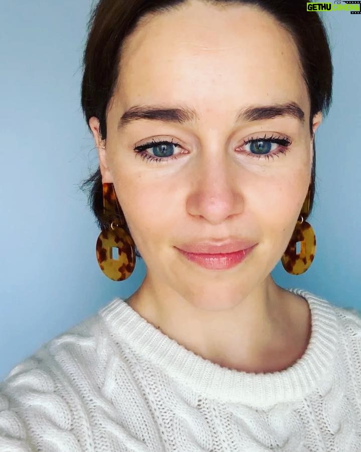 Emilia Clarke Instagram - 🎉THE MOST EXCITING NEWS EVER FOR THE FIRST DAY OF SPRING!🎉 The charity I have been working on for a fair few years goes live today!!! 💥💥💥 @sameyouorg is full to bursting with love, brain power and the help of amazing people with amazing stories. @newyorkermag published my story, now I’d like to hear yours! #sameyoucharity #sameyourecovery #braininjury #letschangehowwehelp #letsbreakthesilence #youarenotalone #love #❤️