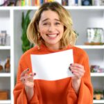 Emilia Clarke Instagram - Dear scrollers... I’ve got a very important proposition for you: Wanna get the spoilers before anyone else? Want to feel like a khalessi/khal for the night? Fancy bending the knee to me? Feel like being my Hand of the Queen? No battles for the Iron Throne (that would just be messy...) just us very civilised together at the final Game of Thrones season premiere! (I promise but can’t guarantee I won’t ask you to hold my clutch/dragons heart) It’s all to support a wonderful cause—enter for your chance to win through my bio link or at omaze.com/emilia 🔥👸🏼🐉 @omazeworld #onlyatomaze #motherofdragonsfriendofomaze #awinnerhasnonameYET #getredcarpetready #iwontgetyoutoeatahorsesheart #butimaygiveyoumybag @gameofthrones @hbo