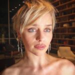 Emilia Clarke Instagram - In this photo I am sick as a dog - but the mad crazy insane skills of @jennychohair and @kateleemakeup make even me question just how high that fever was.... (FOR REALS I don’t look like this when ill EVER 😂) @baftala I’m so over the moon for the night that made my under the weather heart beat even faster holding onto one very heavy award. (Heavy with the love I got from my two favourite humans- D&D) @gameofthrones forever and ever and also now presiding over my downstairs loo. #😂 #lovemakesthefevergodown #myheros #❤️ #🔥 #modforlyfe
