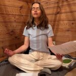 Emilia Clarke Instagram – Zen and the Art of On Set Maintenance…

Filming? Stressful?!! 
Ah Phooey…

#innercalmiseasywhenyourgreenroomisasauna 
#yesiminpjs
#yesitismycostume 
#yesmyjobisreal
#🧘‍♀️ #🤷‍♀️ #👼