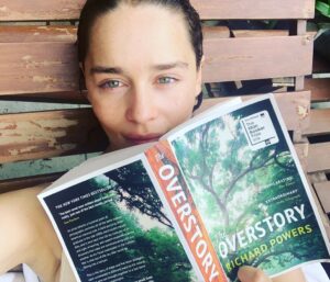 Emilia Clarke Instagram - NAMASKAR India. 🙏🏻🙌✌️
NAMASKAR #anandaspahimalayas this is NOT an ad, this is just two gals buzzed off our faces on India, peace, being robbed blind by monkeys, (we hardly put up a fight) the best two books I’ve read in years (#theoverstory should be mandatory reading the world over), yoga, spice, mamma earth and figuring out that all you’re ever looking for can be found within. Corny as hell but my god is it true. #breathebabyandletthemadnessmeltaway 
#brainalteringjoy #roselesliehasmyheartandsoulwrappedupinhers #DONTFORGETTHELOVEPEOPLE! 
#bollocksdoesthatmeanitstimetoworknow? #🙌 #✌️ #🐒 #saltwaterbook #AMUSTREAD! @itbeginswiththebody