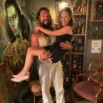 Emilia Clarke Instagram – When your sun and stars rolls into town you check that he can still bench press a Khaleesi.
#💪🏻 #😘
@prideofgypsies
#drinkingwithdrogoimamazedwesurvived #theboysarebackintown
#likeheneverleft #🥰