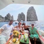 Emilia Clarke Instagram - 😎MAMMA MIA! ITALIA!! You will always have my heart, my summer, and my sea legs.. get the people you love, stick them on a boat and then by a pool, add Italian food and one too many bottles of prosecco and hey presto! You have peak relaxation. For full effects repeat once a year. #apparentlyiwasapirateinanotherlife #inowunderstandthetruebeautyofnaps #letsseehowmanyhoursmyrelaxationlastsinlondon…I’m