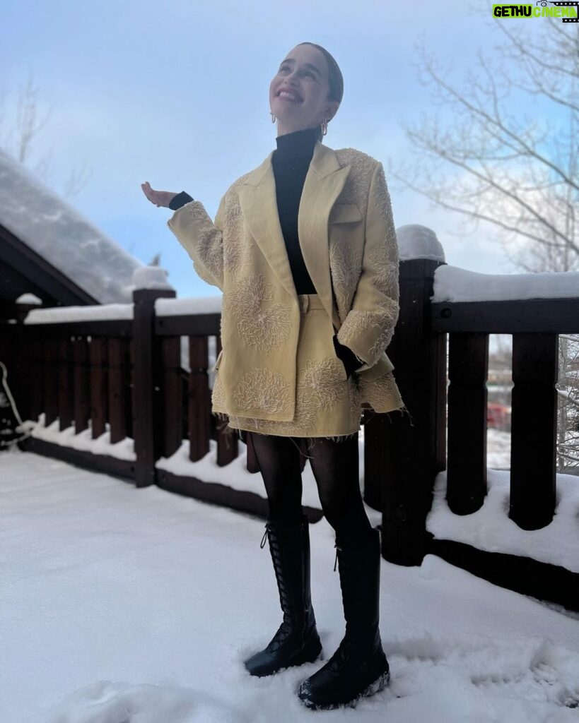 Emilia Clarke Instagram - Oh thank you @sundanceorg for making me feel like a Khaleesi all over again! (Complete with fire that I learnt I can’t walk through) What a snowy wonderland of people I love and admire with films that bring the HEAT! 😍 ITS POD GENERATION TIME BABY!! 😍 #yesihadaskirtbeofretheflames #maybeimissedthebelowfreezingmemo #podgenerationforever Park City, Utah
