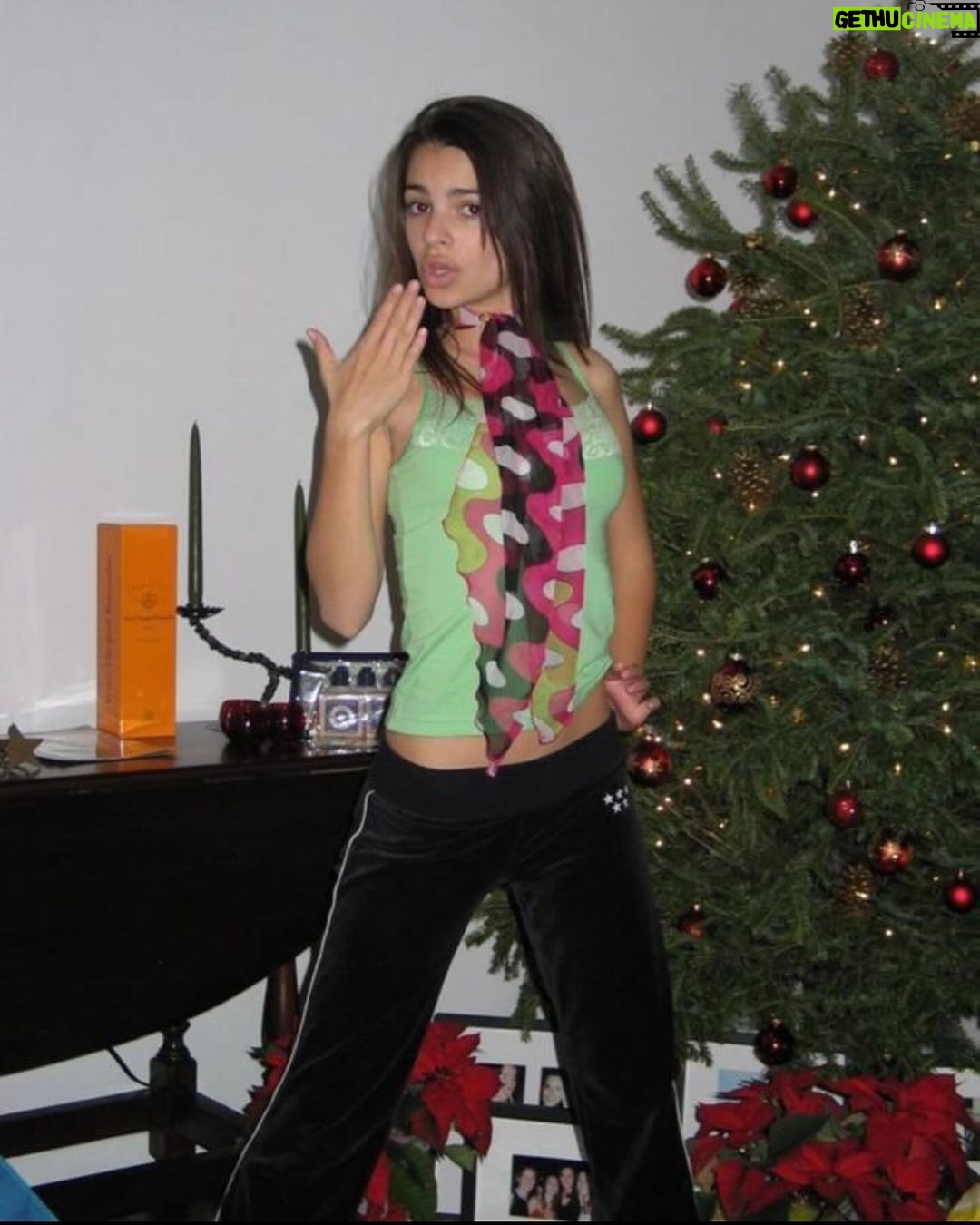 Emily Ratajkowski Instagram - some things change others stay the same 🎄